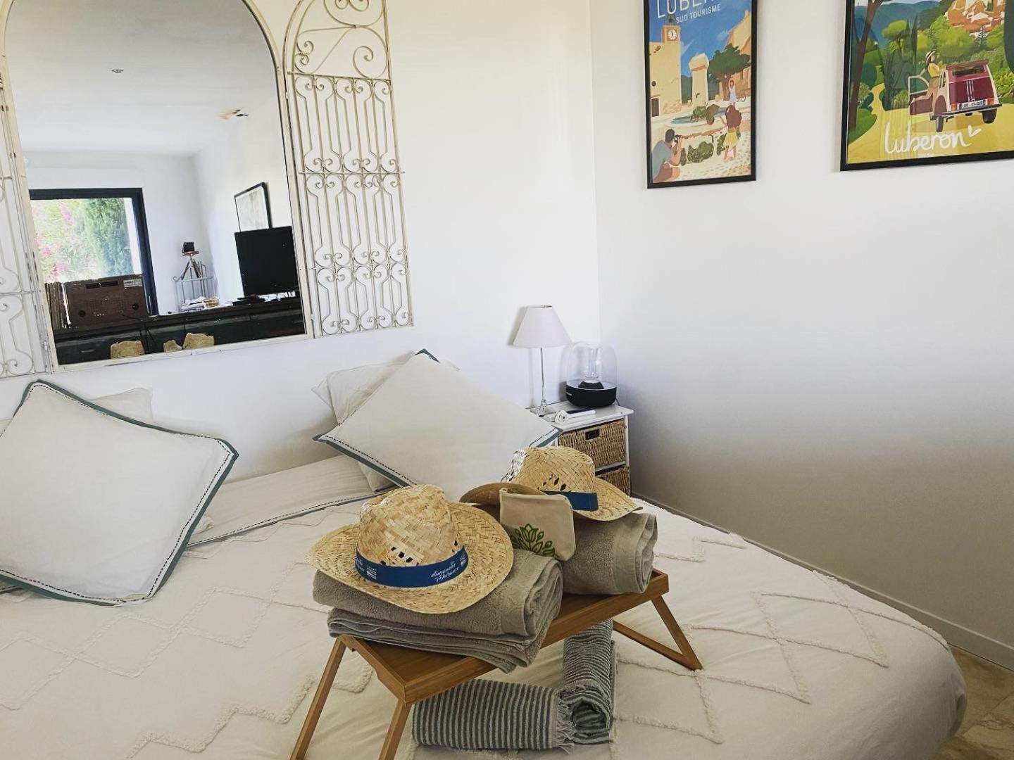 Hotel Terre Luberon Pertuis Zewnętrze zdjęcie