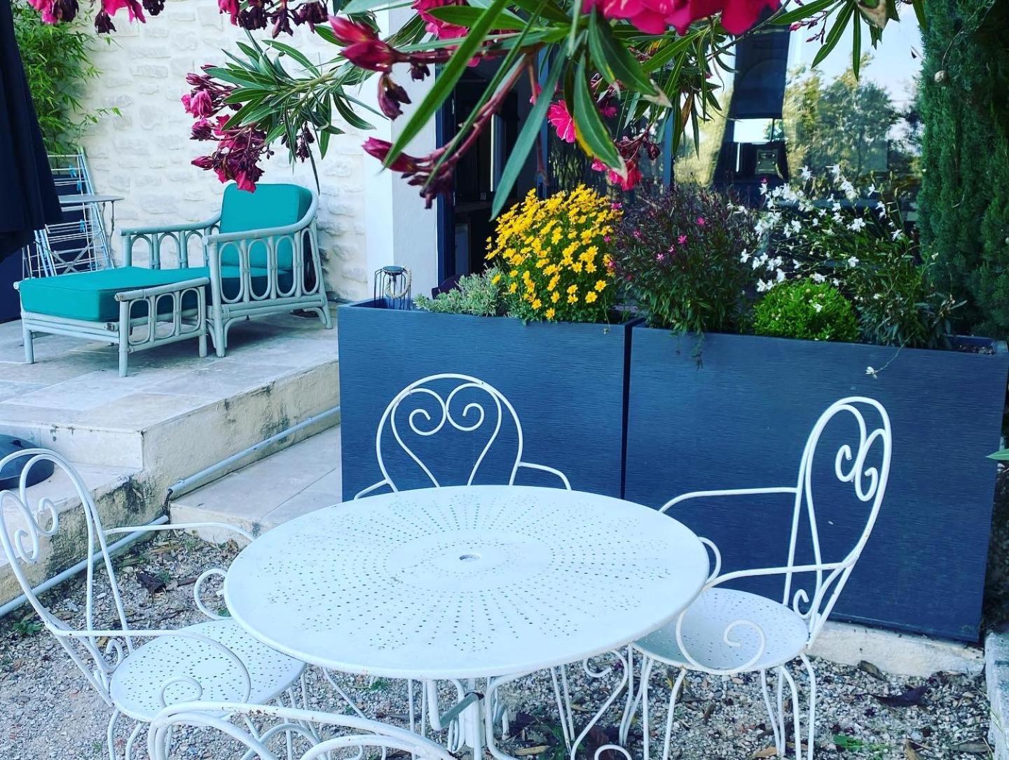 Hotel Terre Luberon Pertuis Zewnętrze zdjęcie